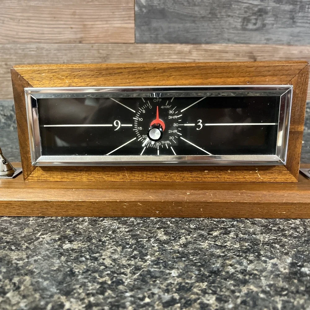 Vintage MCM Desk Clock With 2 Sheaffer Ballpoint Pens Electric Tested Works